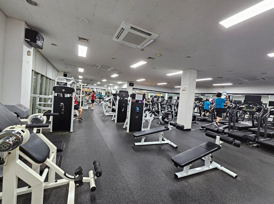 Cardio and weight machines in the Sunglim Hall fitness centre