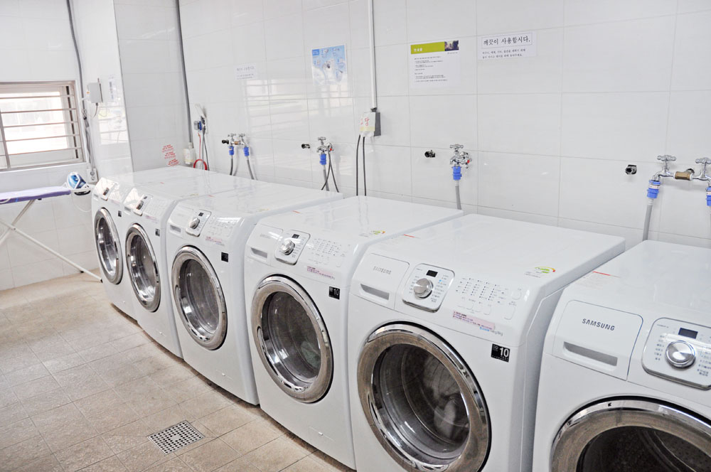 Washing machines in SEOULTECH Sunglim Hall laundry room